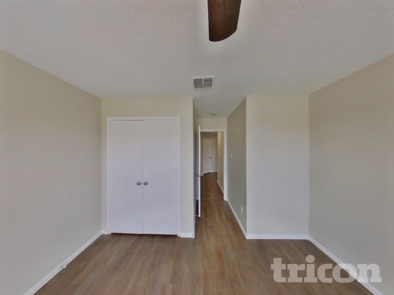 Building Photo - 105 Phlox Ln