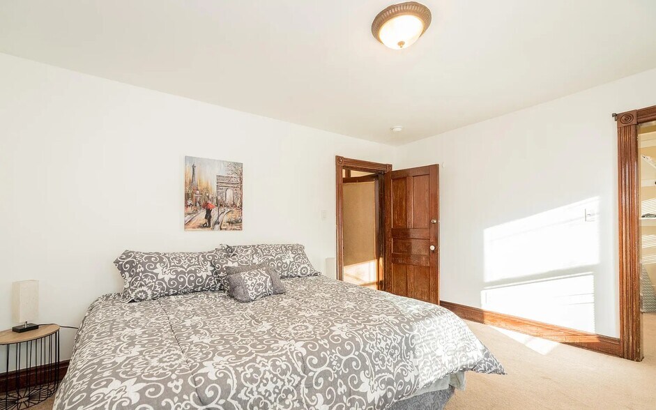 Building Photo - 223 Union Ave