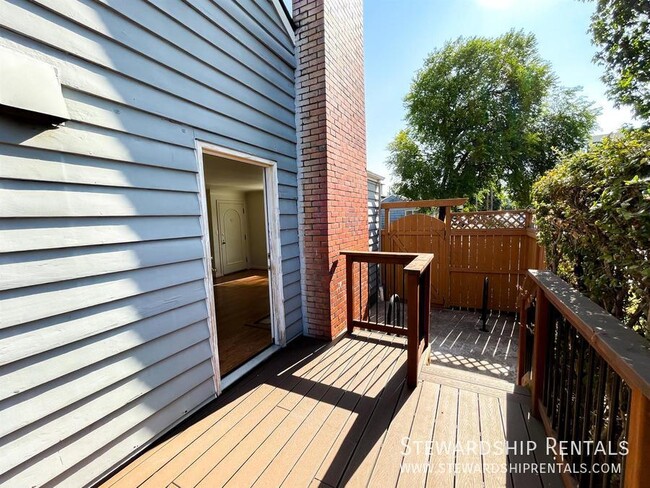 Building Photo - 1790 Mill St