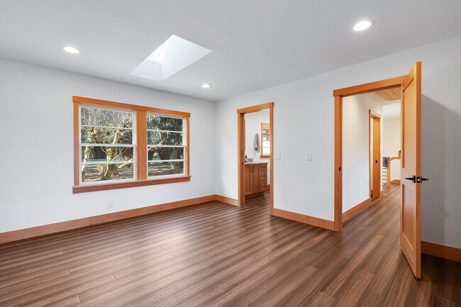 Building Photo - Lake Oswego Four Bedroom Home with View of...