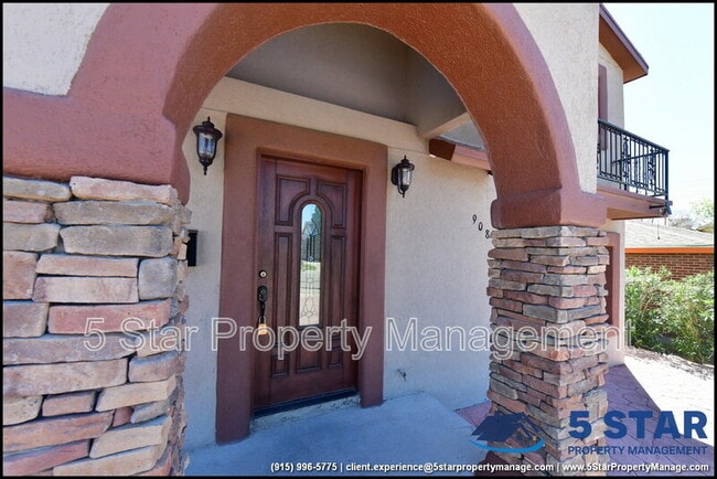 Building Photo - 908 Bolivia St