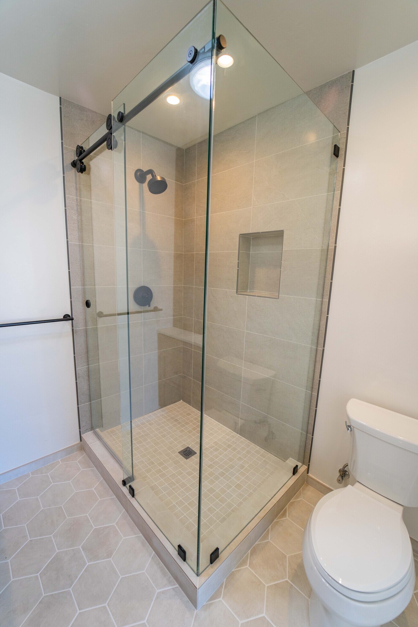 Building Photo - 1830 Illion St