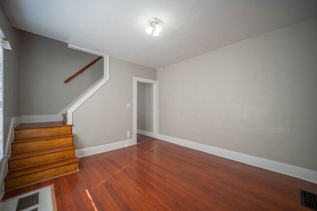 Building Photo - 1451 N 6th St