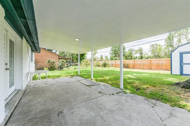 Building Photo - 5514 Vickita Dr