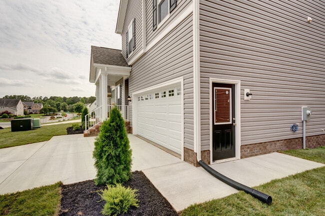 Building Photo - 317 Northfield Hts Ln