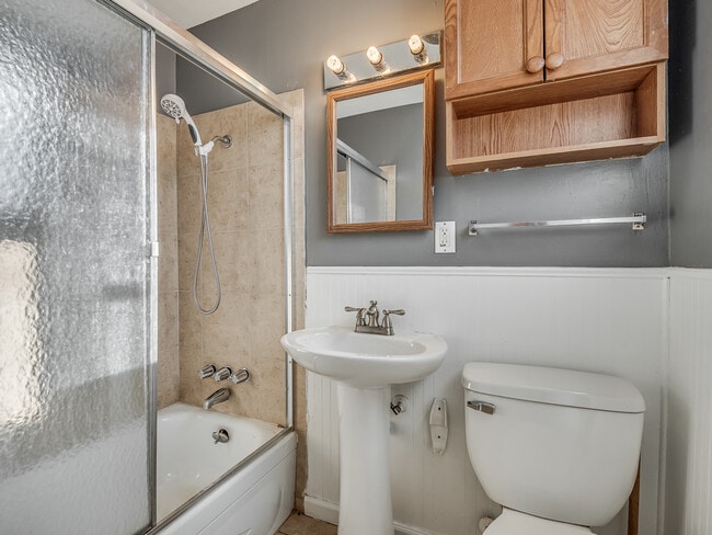 Building Photo - 2520 SW 68th St