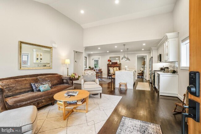 Primary Photo - 8706 Sundale Dr
