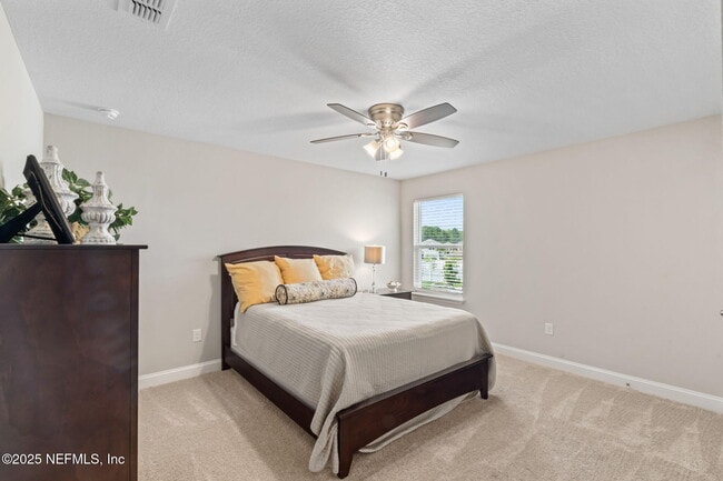 Building Photo - 121 Thistleton Wy