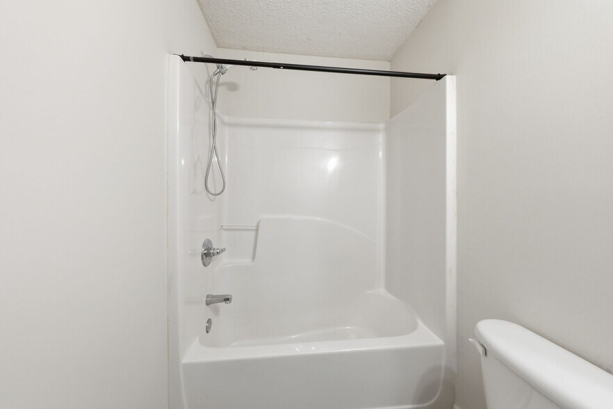 Building Photo - 345 Crooked Pine Trl
