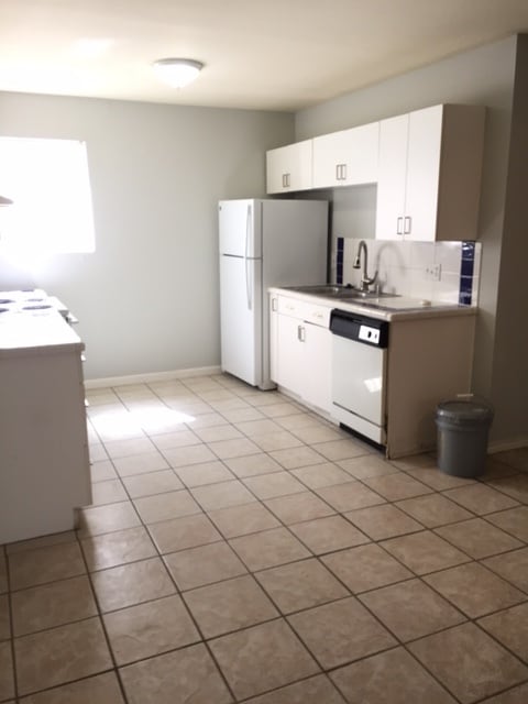 Kitchen - 109 Avondale St