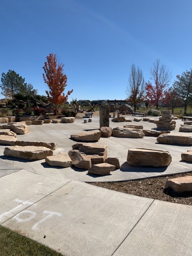 Building Photo - Exquisite 4 Bed 2.5 Bath Single Family Home with 3-car garage