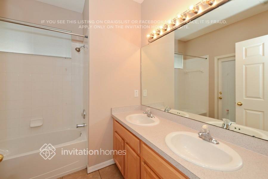 Building Photo - 204 Ronja Ln