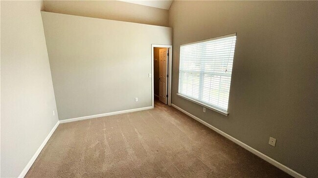 Building Photo - 1215 Grey Rock Way