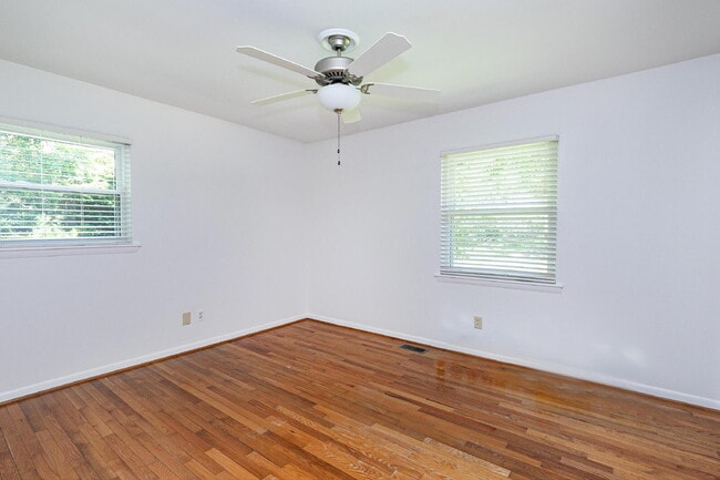 Building Photo - 1512 Beechwood Dr