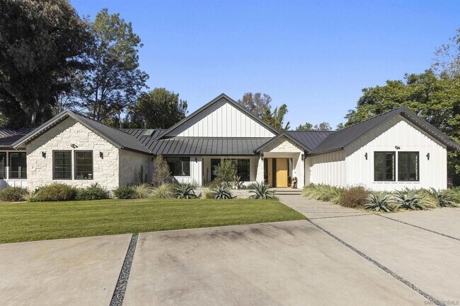 Building Photo - 4874 Sun Valley Rd