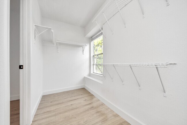 Building Photo - 13515 Scarab Dr