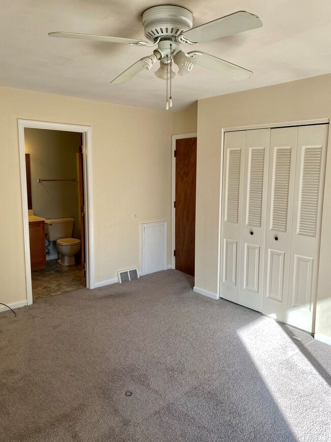 Building Photo - Amazing 2-Bedroom/2-Bathroom Condo with Parking Space in West Chester! Available mid-February!