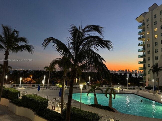 Building Photo - 7900 Harbor Island Dr