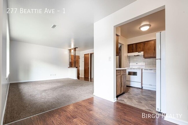 Building Photo - Move in Ready! Large and lovely 2-bedroom ...