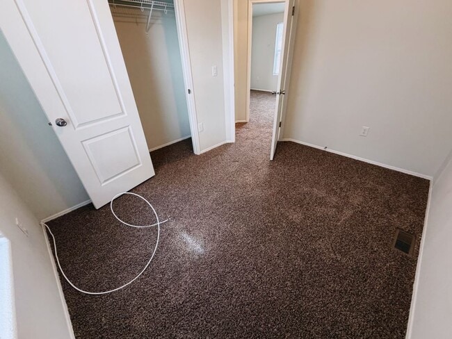 Building Photo - 4400 W Florida Ave