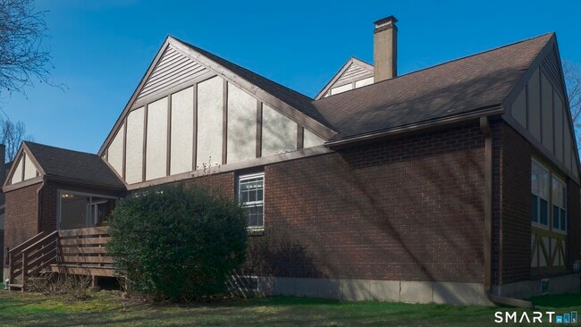 Building Photo - 23 Derbyshire