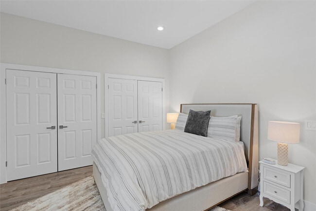 Building Photo - 9010 Gardens Glen Cir