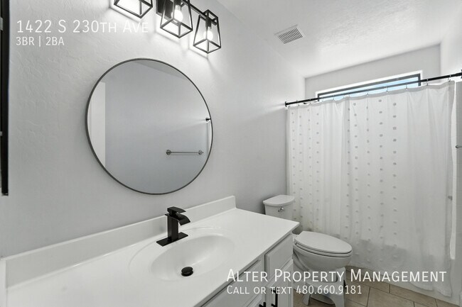 Building Photo - 1422 S 230th Ave