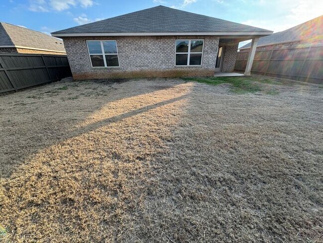 Building Photo - Make This Your HOME with a FENCED YARD