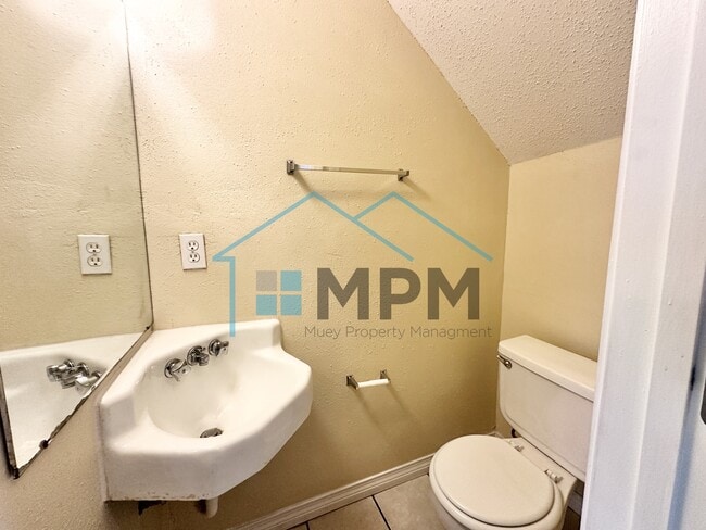 Building Photo - 117 Jennifer Ln