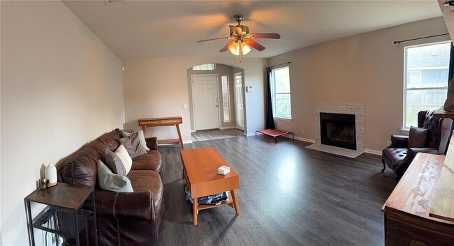 Building Photo - 541 Zebra Dr