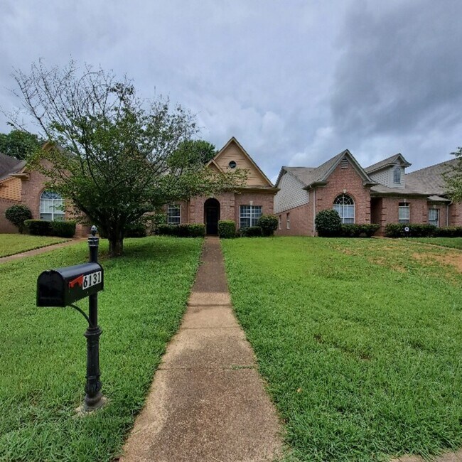 Primary Photo - 6131 Woodstock View Dr
