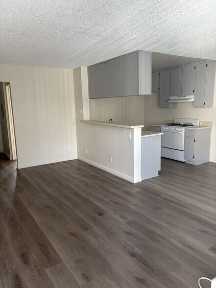 Interior Photo - 6810 Foothill Blvd