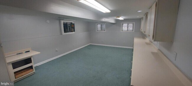 Building Photo - 6135 Fieldcrest Ct