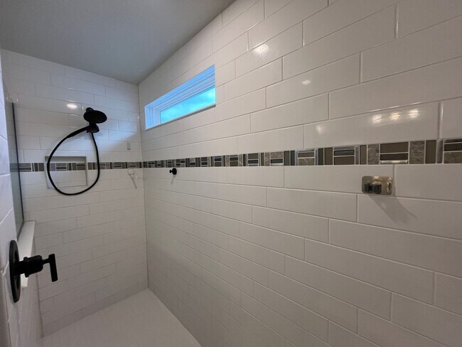 Building Photo - 5625 Cedar Chase Dr