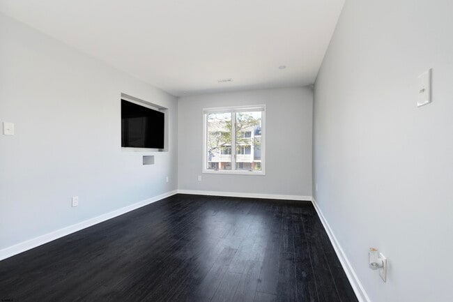 Building Photo - 903 Harbour Cove