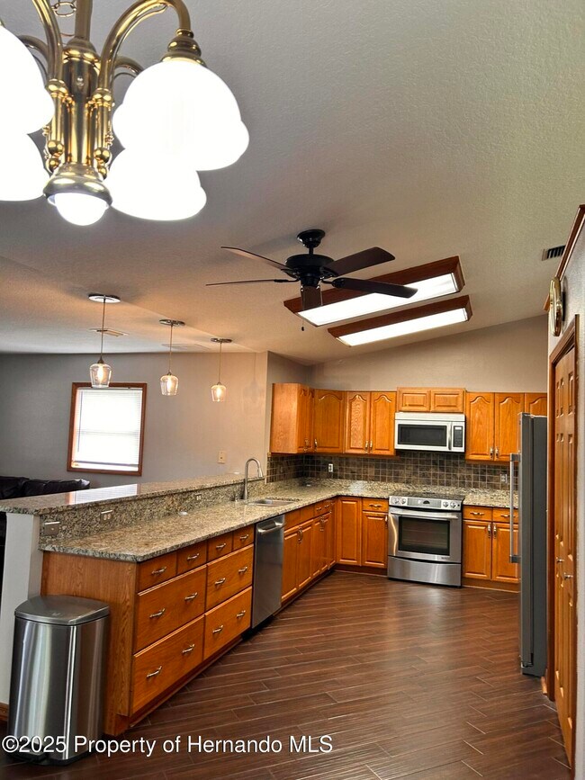 Building Photo - 2284 Champlain Ave