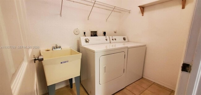 Building Photo - 2231 Anchor Ct