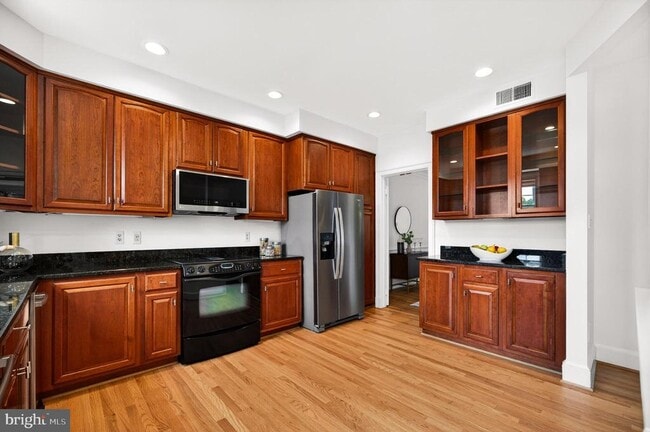 Building Photo - 8016 Quarry Ridge Way
