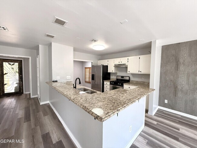 Building Photo - 10405 Ashwood Dr