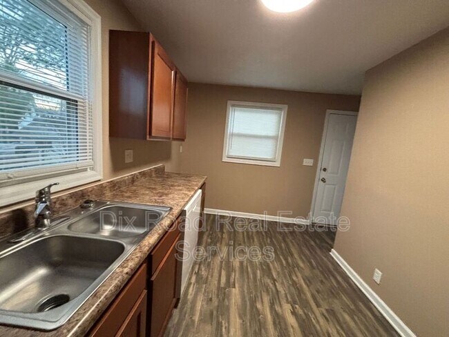 Building Photo - 636 Wampler Ave