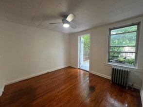 Building Photo - 2 bedroom in SUNNYSIDE NY 11104