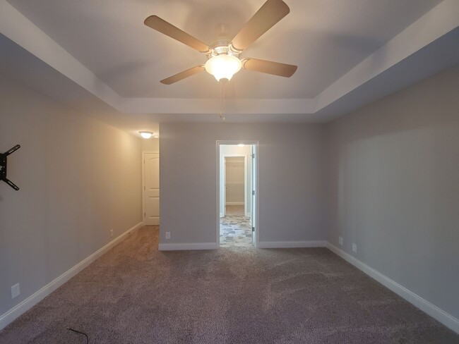 Building Photo - $2100 Executive 3 Bed 2.5 Bath with Bonus ...