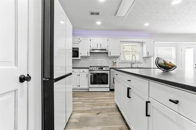 Building Photo - 1646 Desford Ct SW