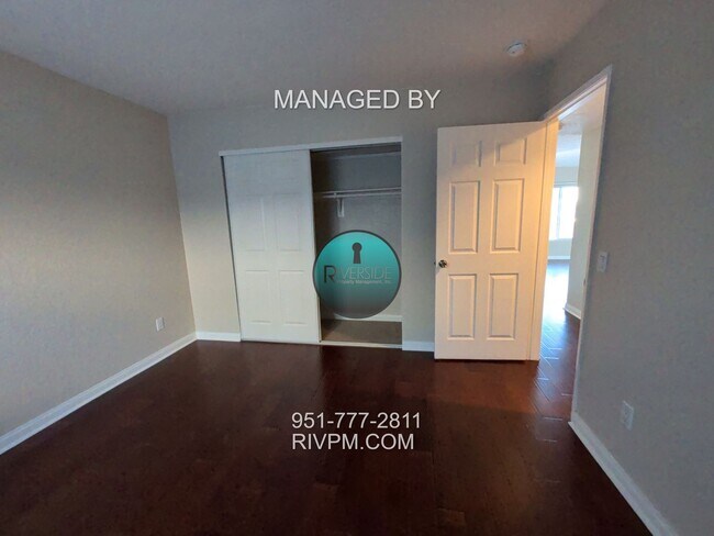 Building Photo - Modern Corona Condo with Garage!