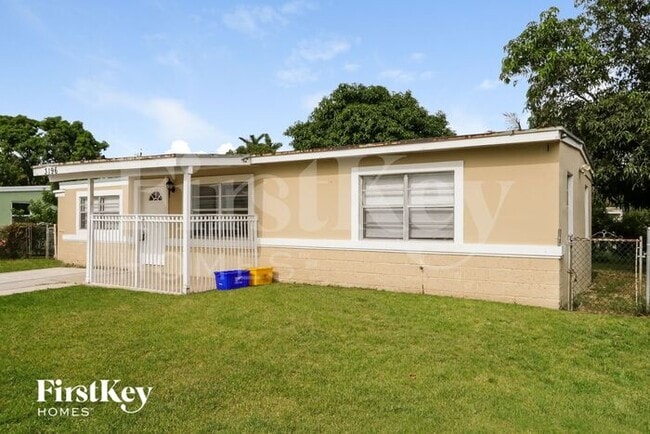 Building Photo - 3196 N Seacrest Blvd