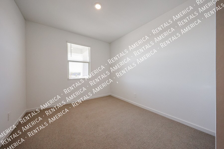 Building Photo - 15940 W Gray Fox Trl