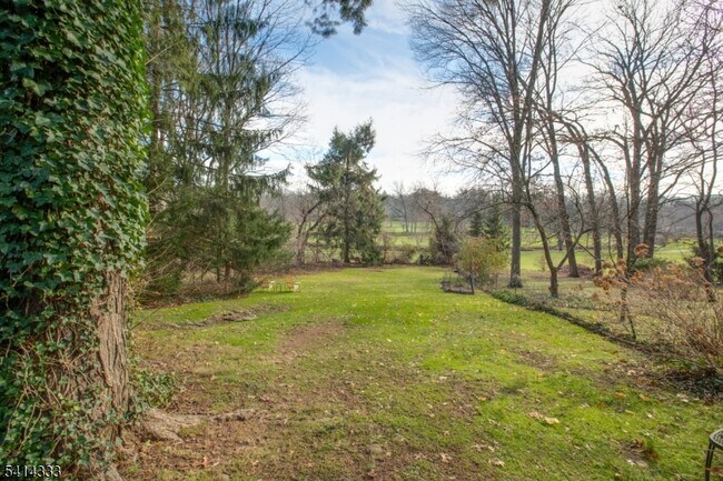 Building Photo - 36 Burnet St