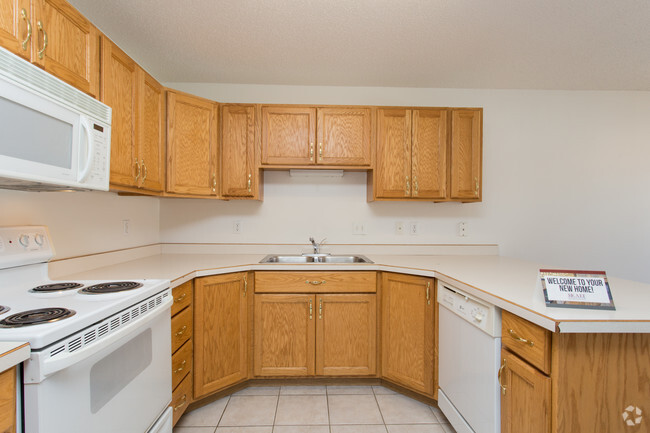 5002 2bd/2bth Kitchen - Skaff Apartments Fargo