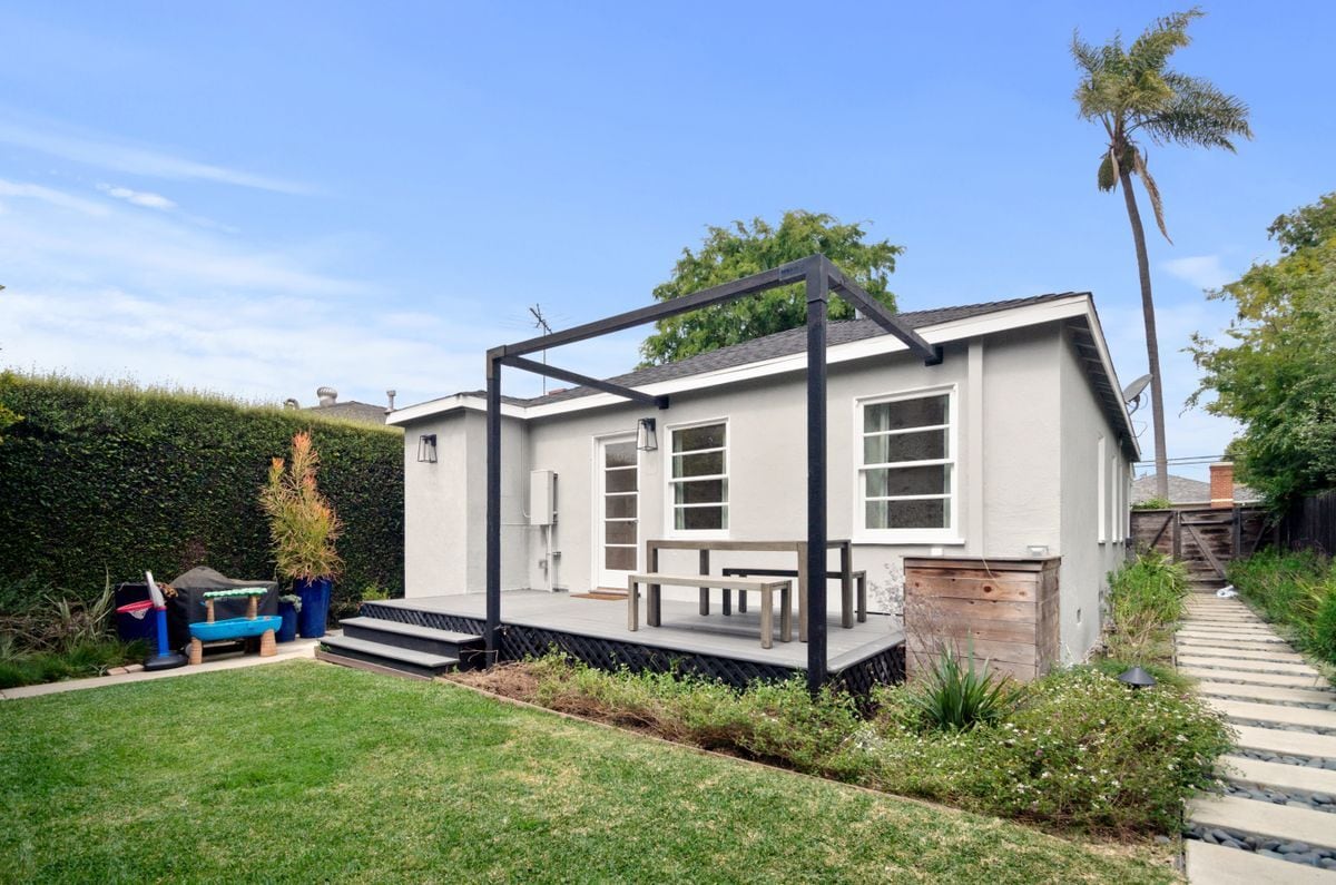 Building Photo - 10944 Aletta Ave