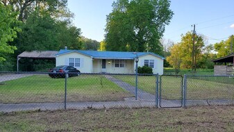 Building Photo - 20936 Dawn Hill East Rd